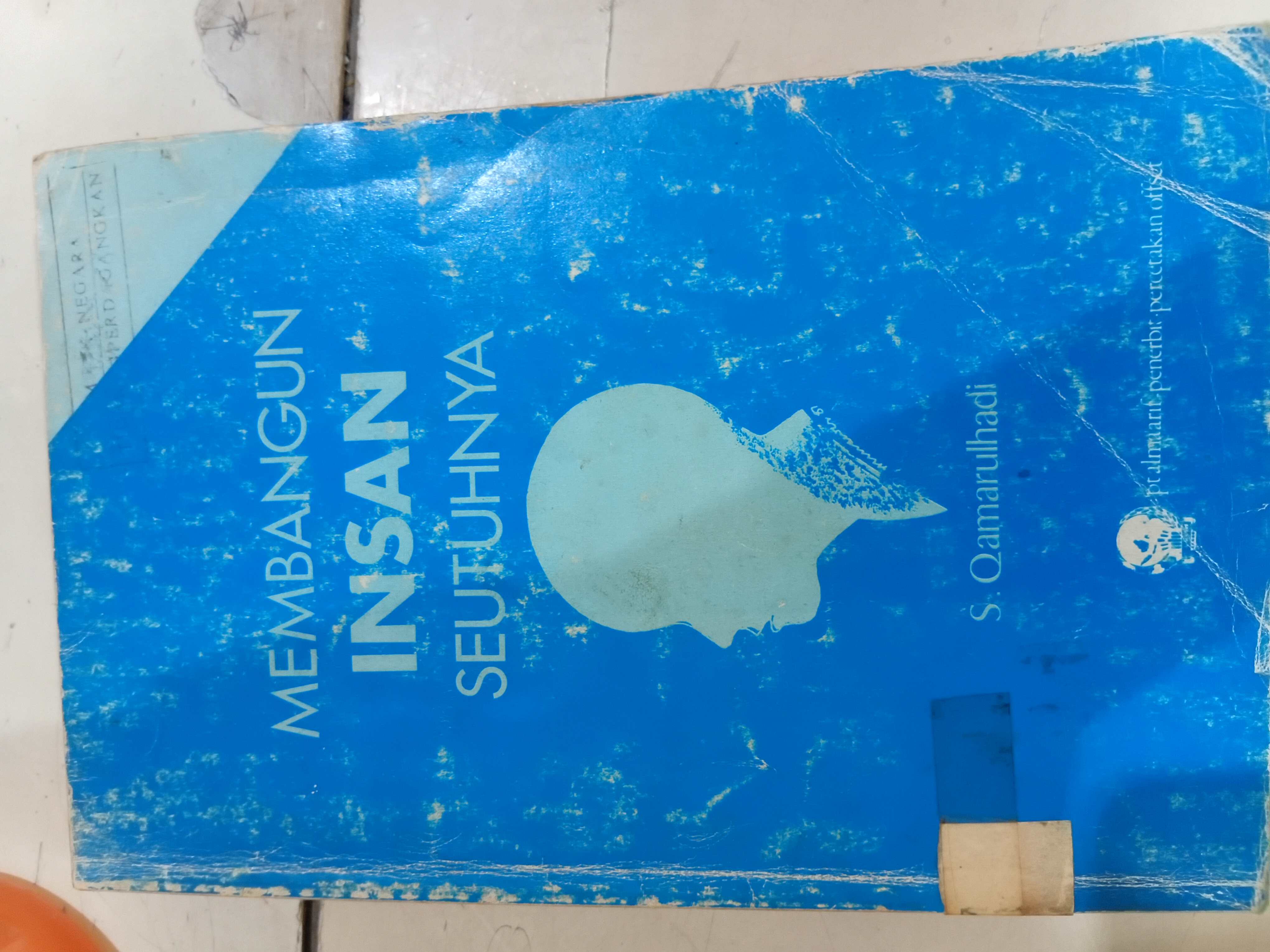 Membangun insan seutuhnya