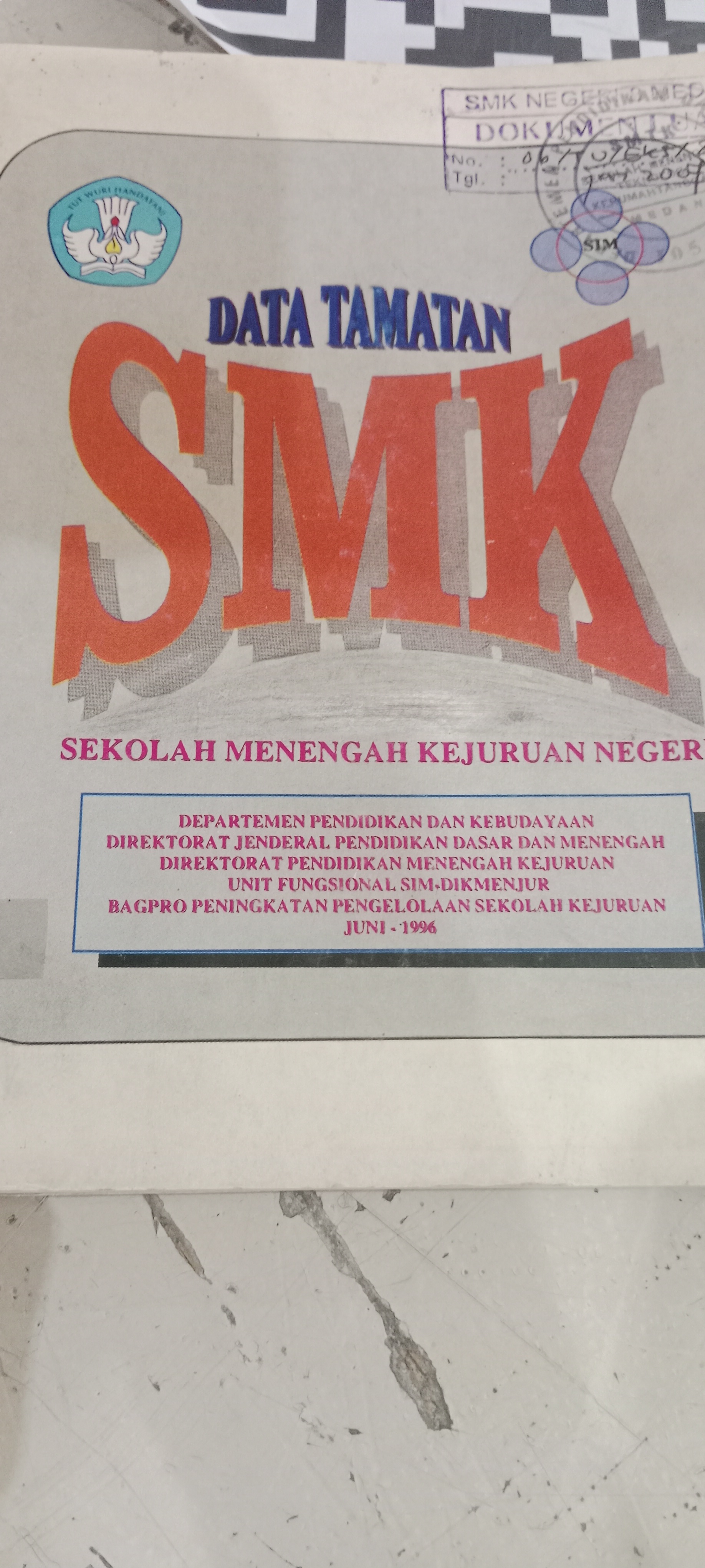 Data tamatan smk  sekolah Menengah Kejuruan Negeri
