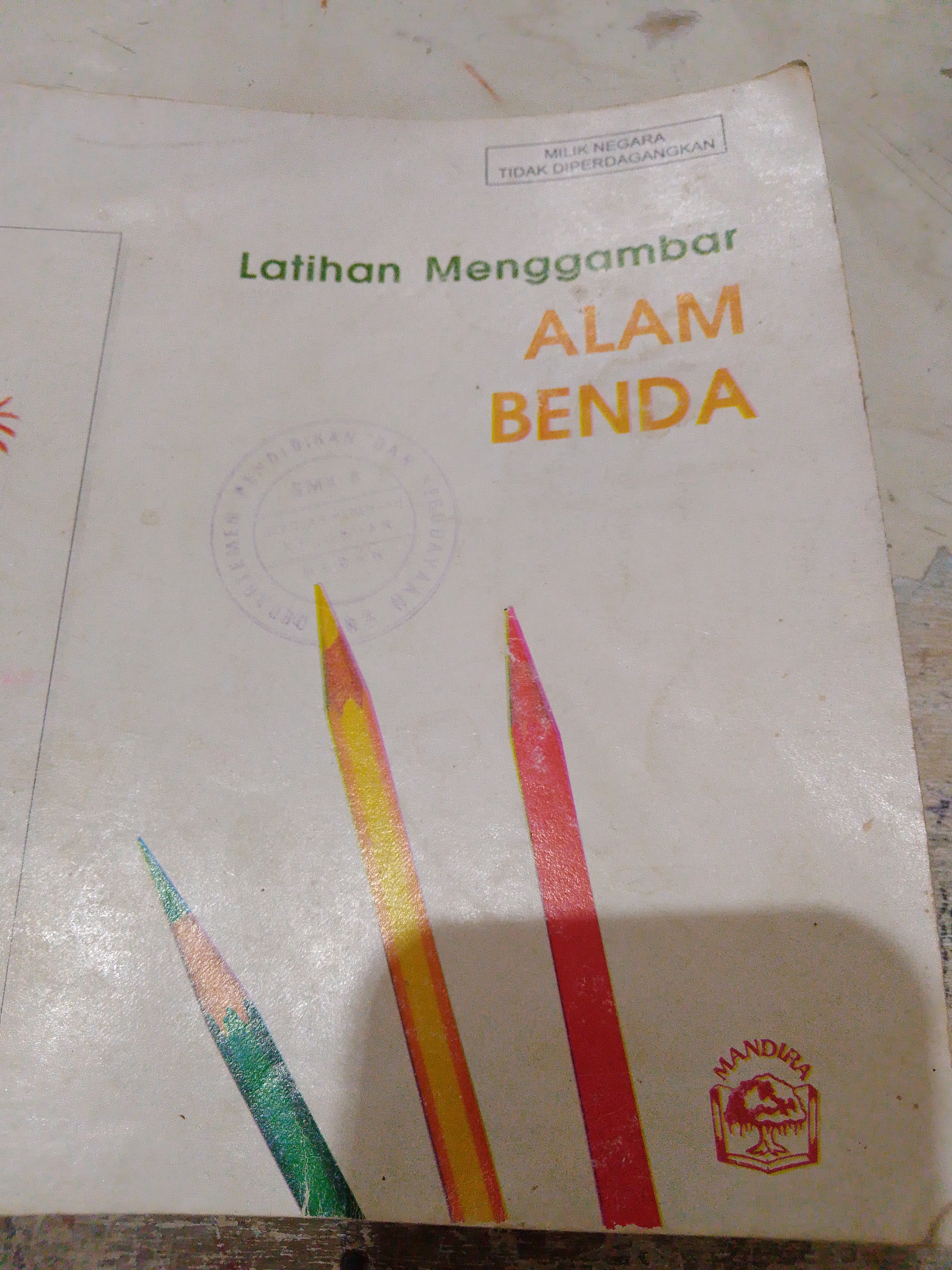 Latihan menggambar alam benda 