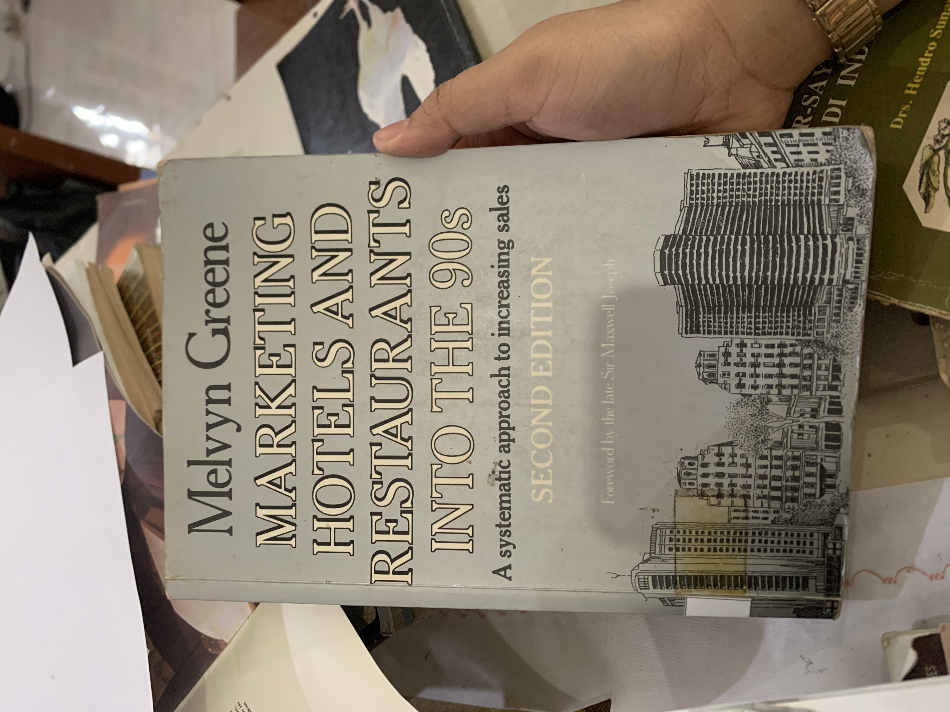 Marketing hotels and restaurants into the 90s