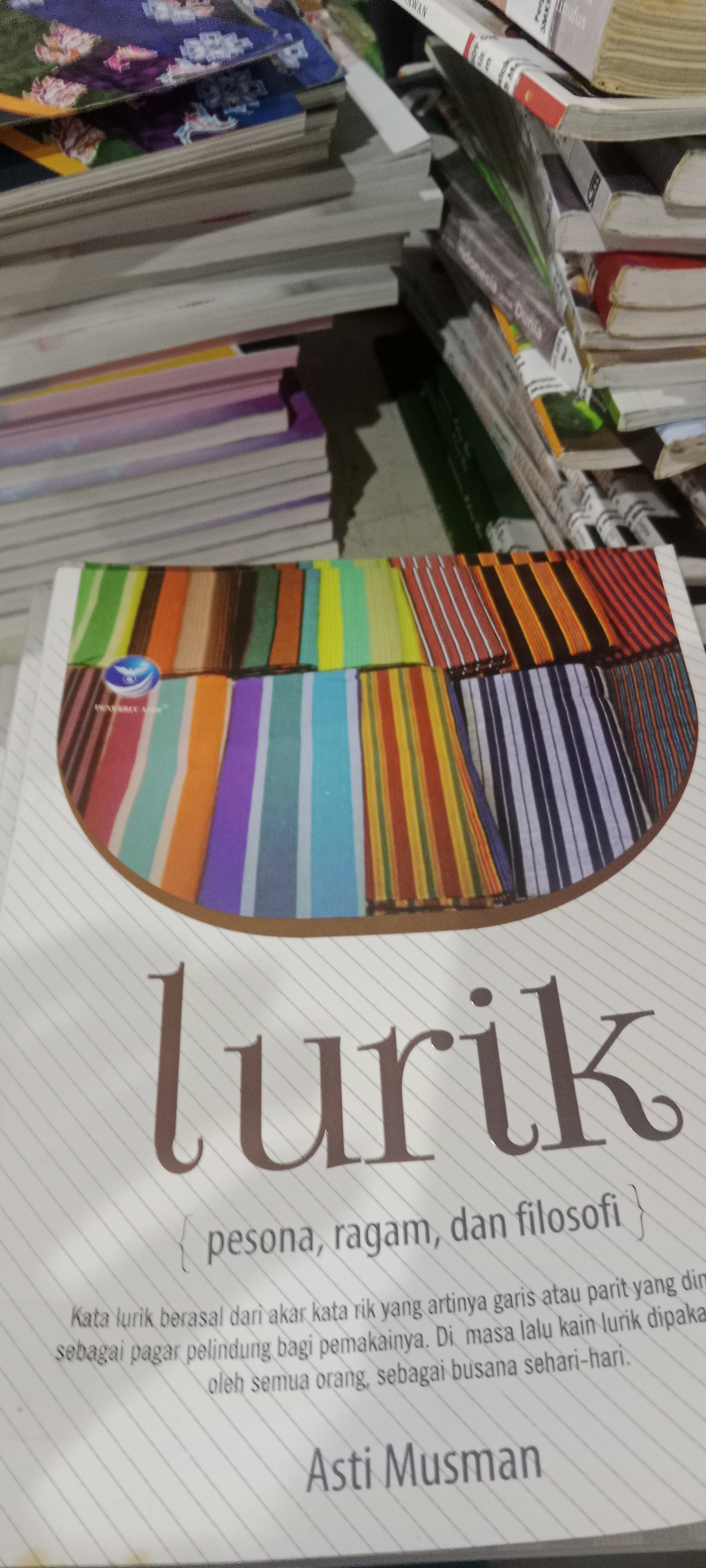 Lurik ( pesona, ragam, dan filosofi)