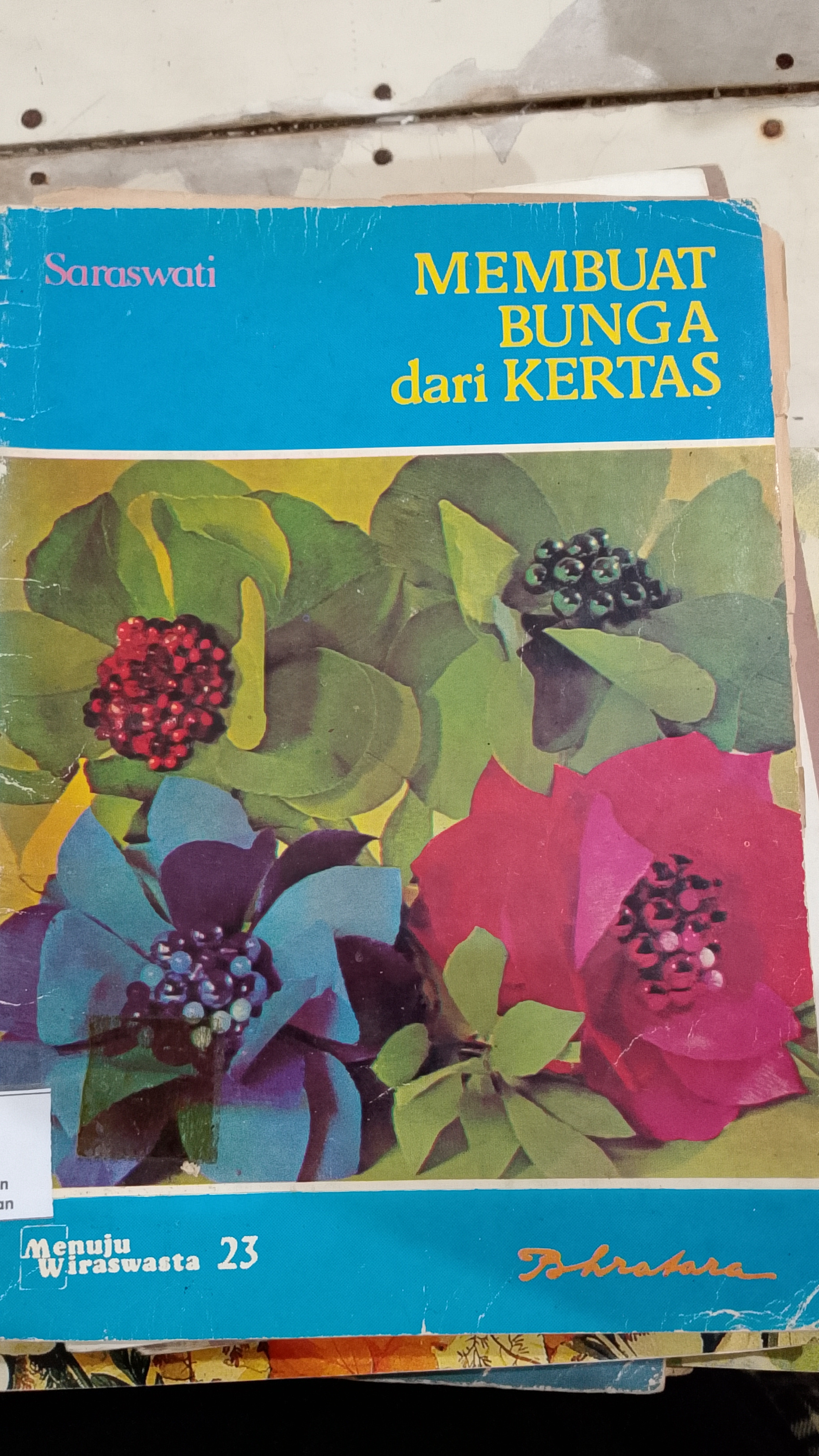 Membuat Bunga Dari Kertas