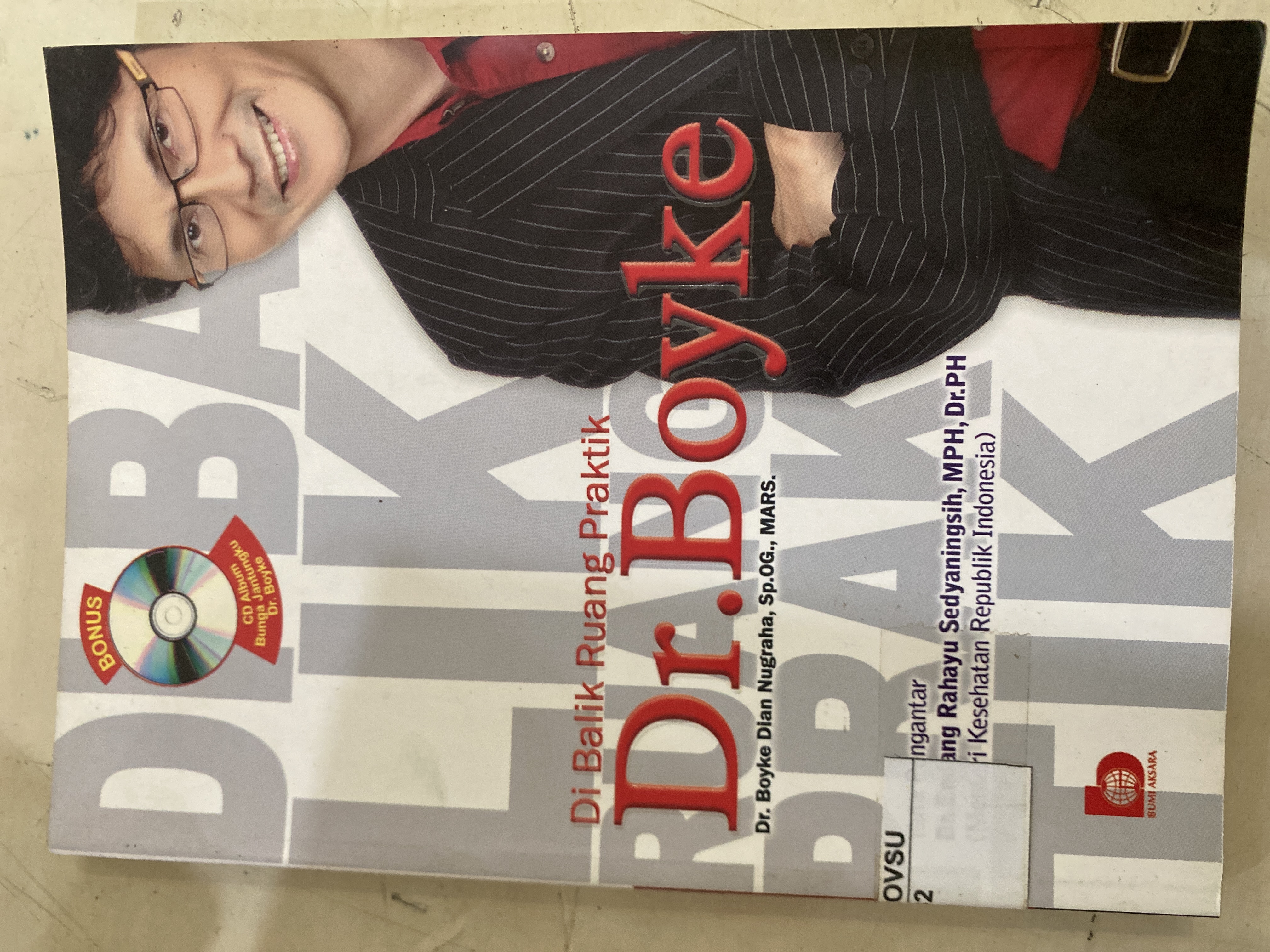 Di balik ruang praktik Dr. Boyke