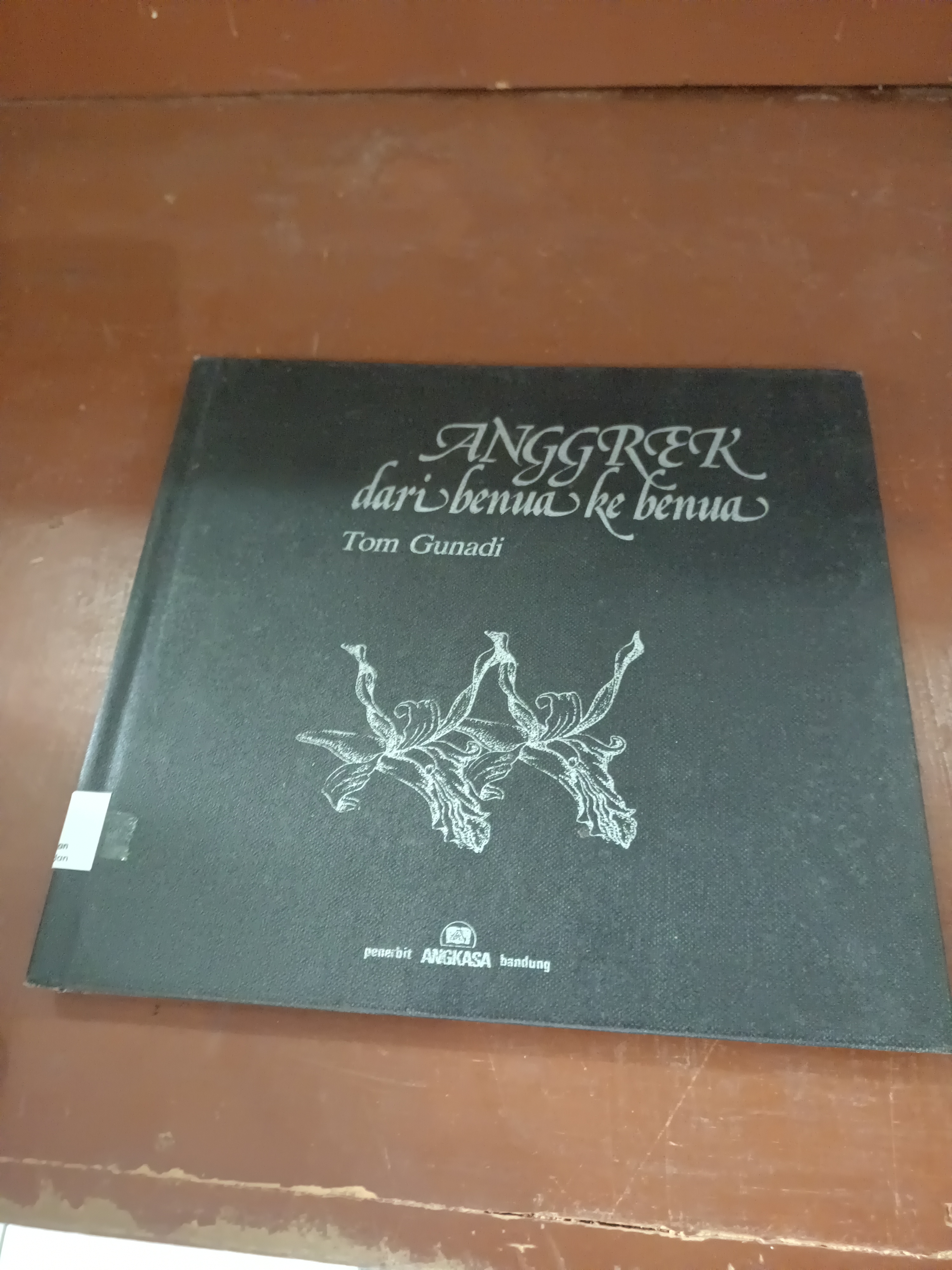 Anggrek dari benua ke benua