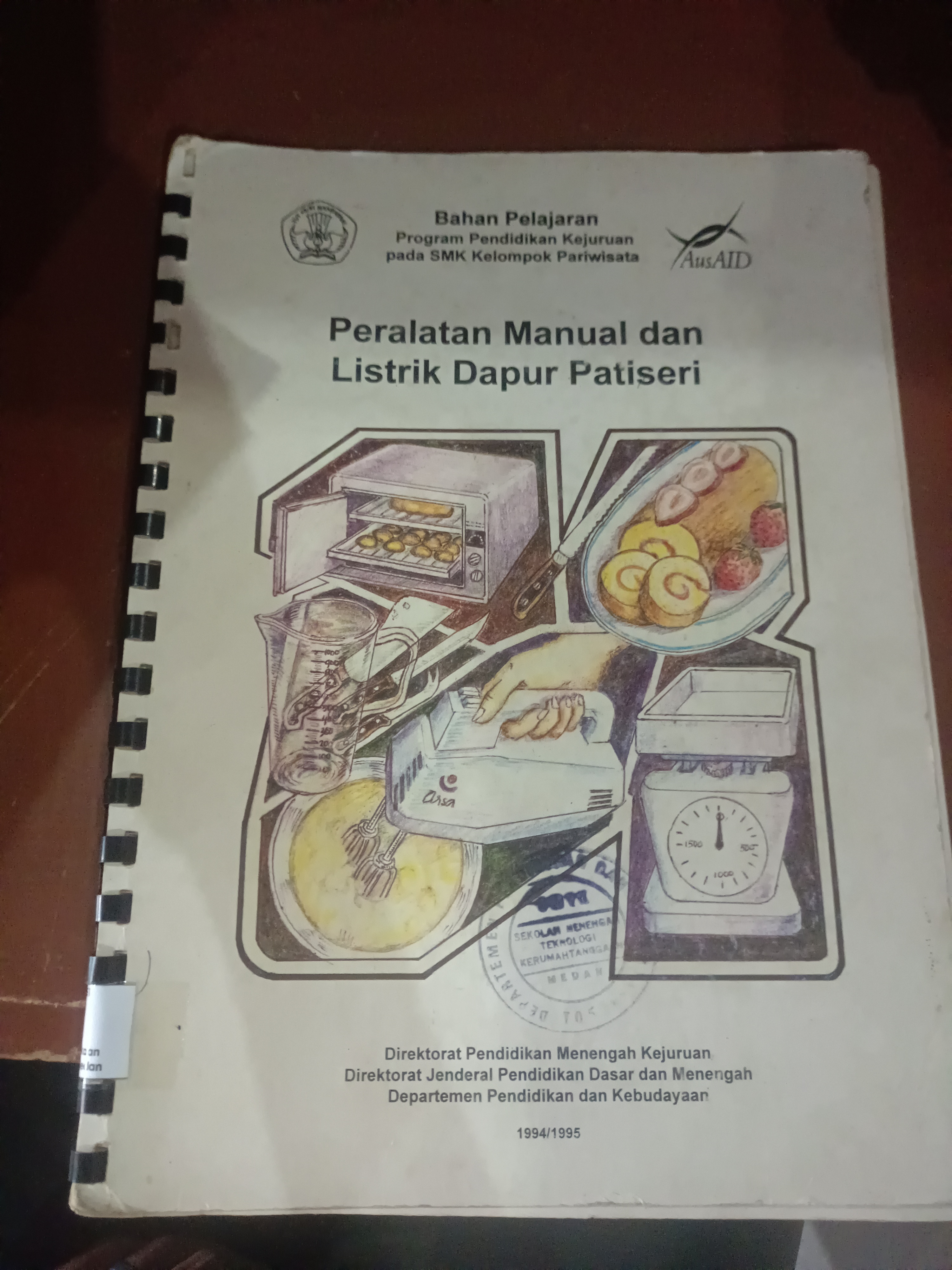 Peralatan Manual dan Listrik Dapur Patiseri