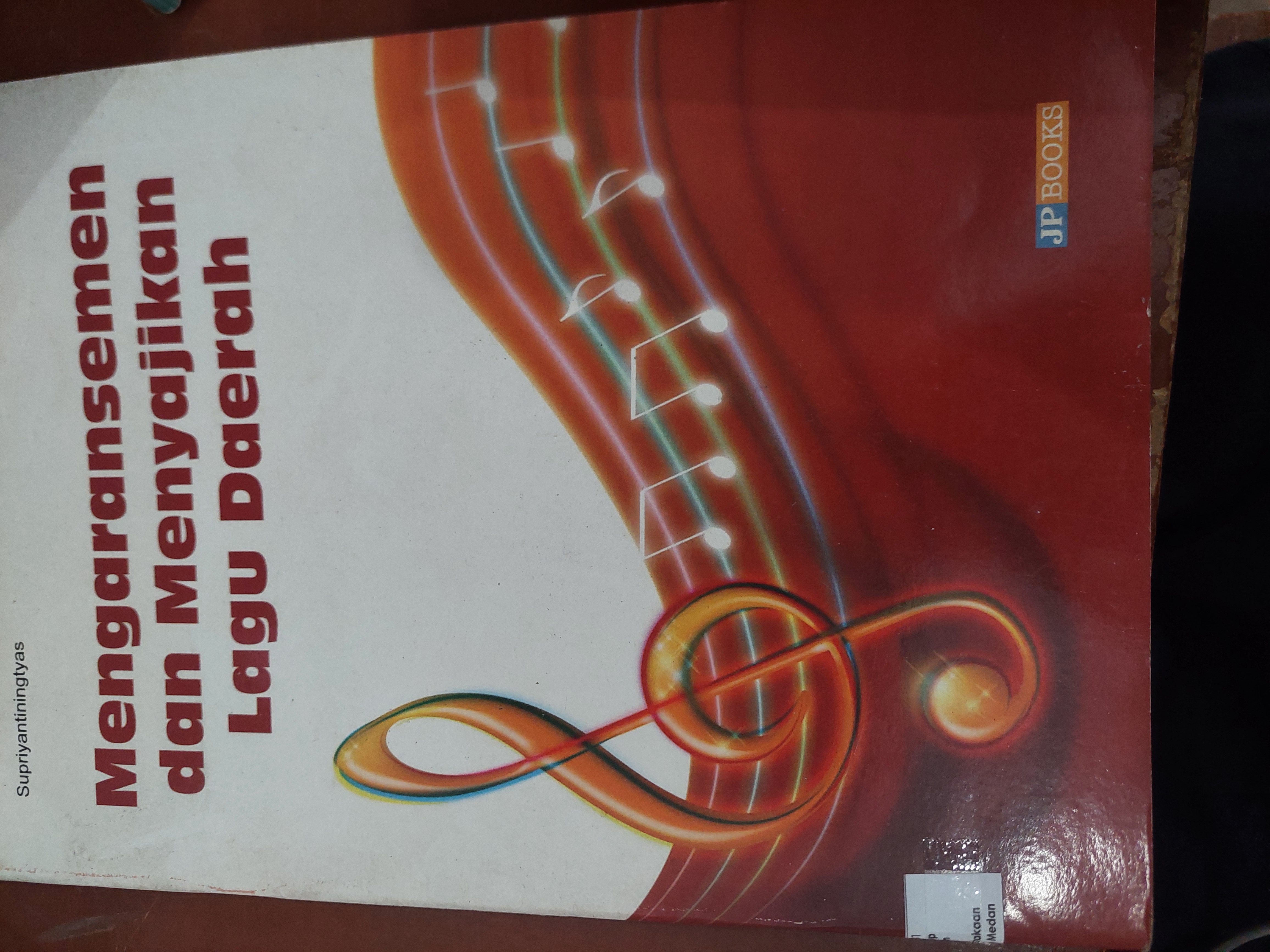 Mengaransemen dan Menyajikan Lagu Daerah