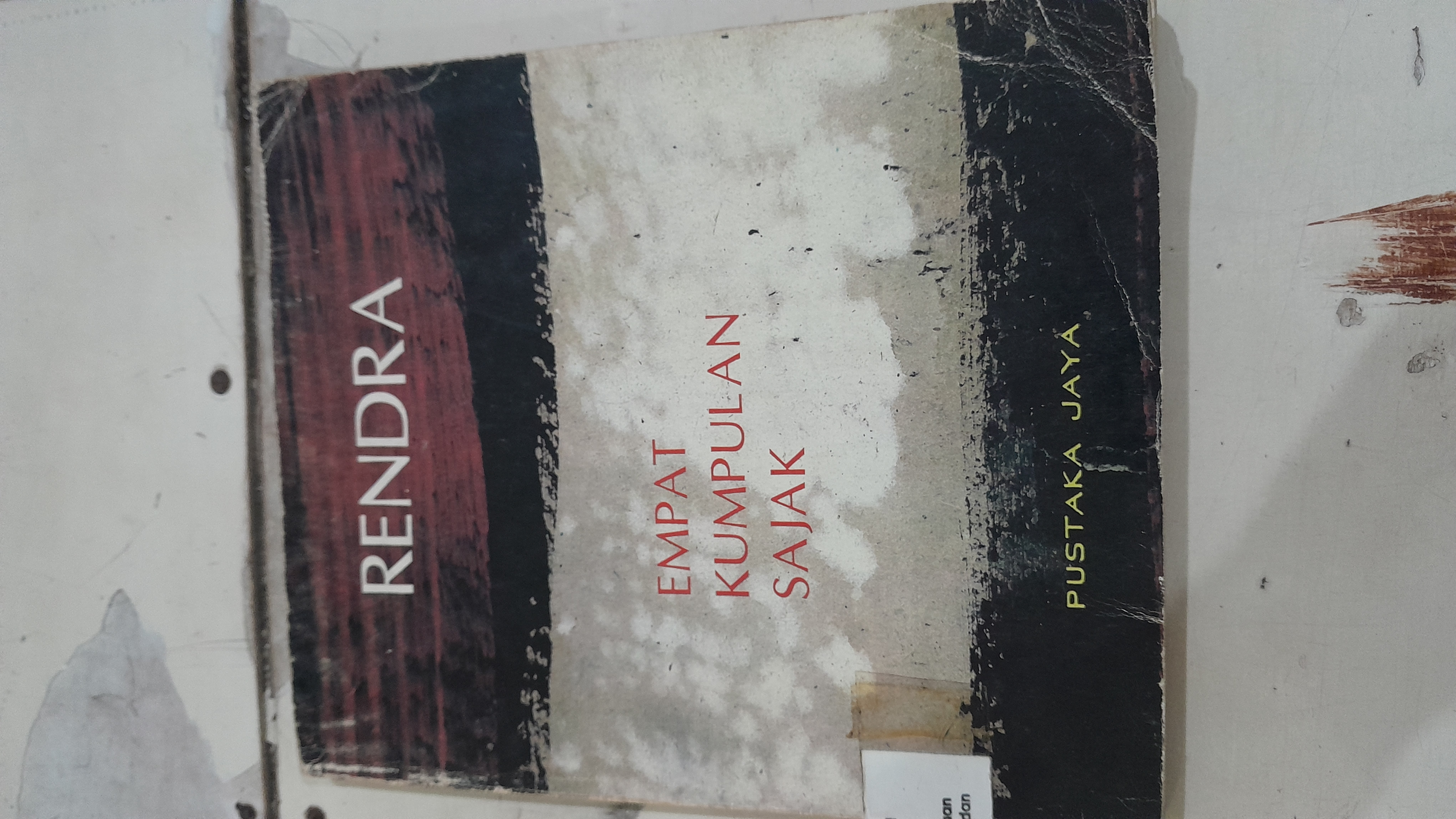 Empat Kumpulan Sajak