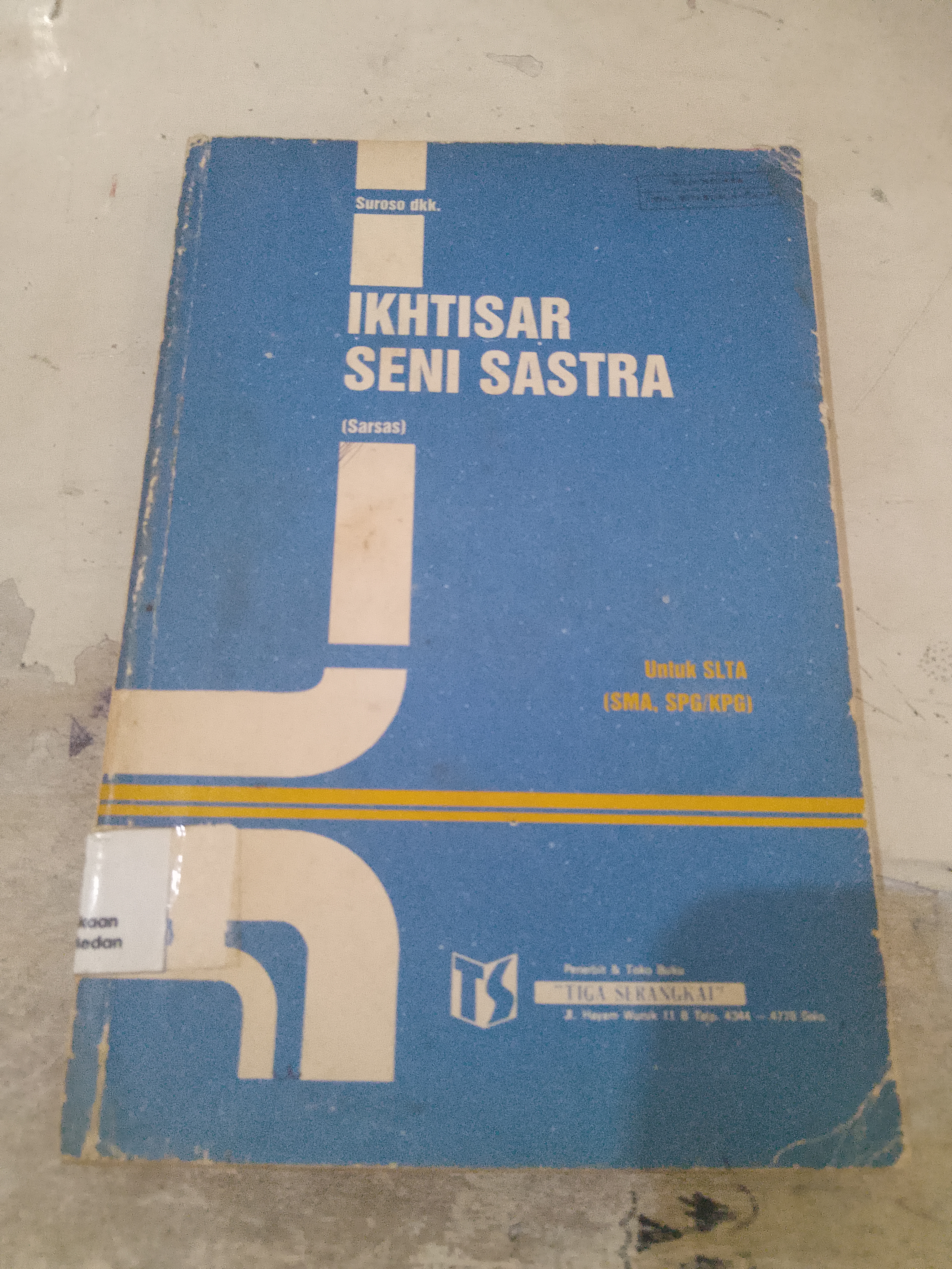 Ikhtisar seni sastra 