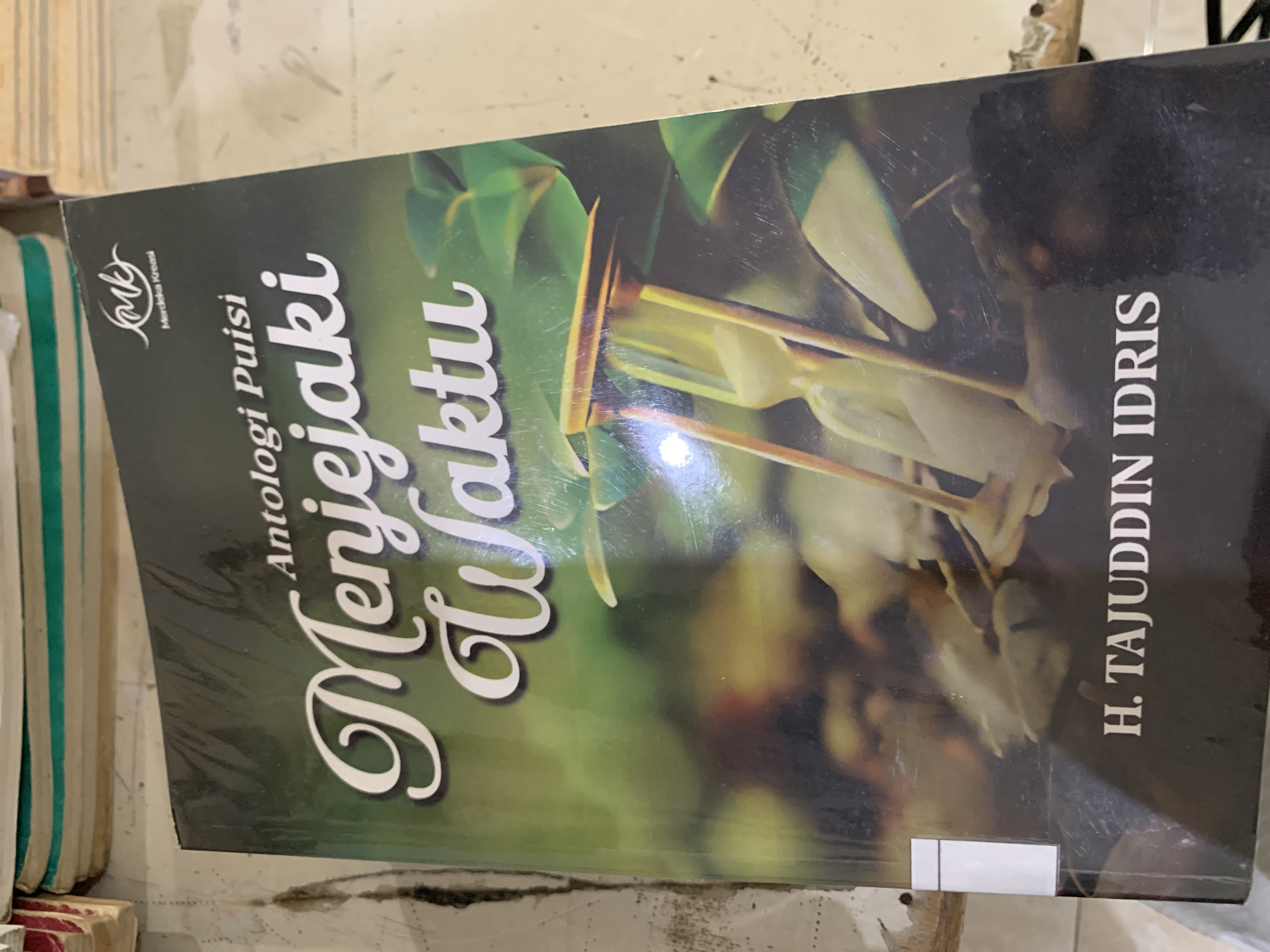 Antologi Puisi Menjejaki Waktu 