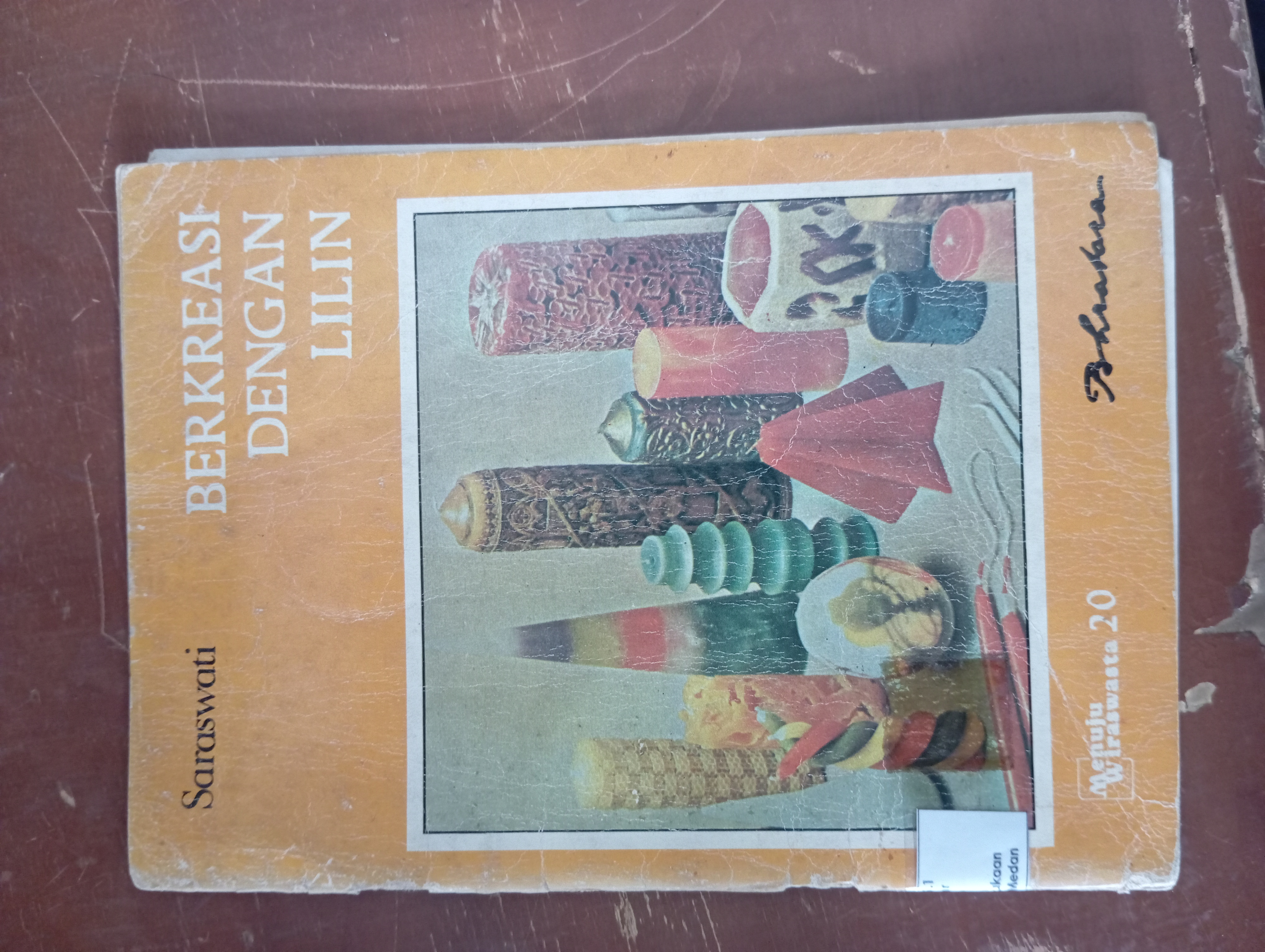 BERKREASI DENGAN LILIN