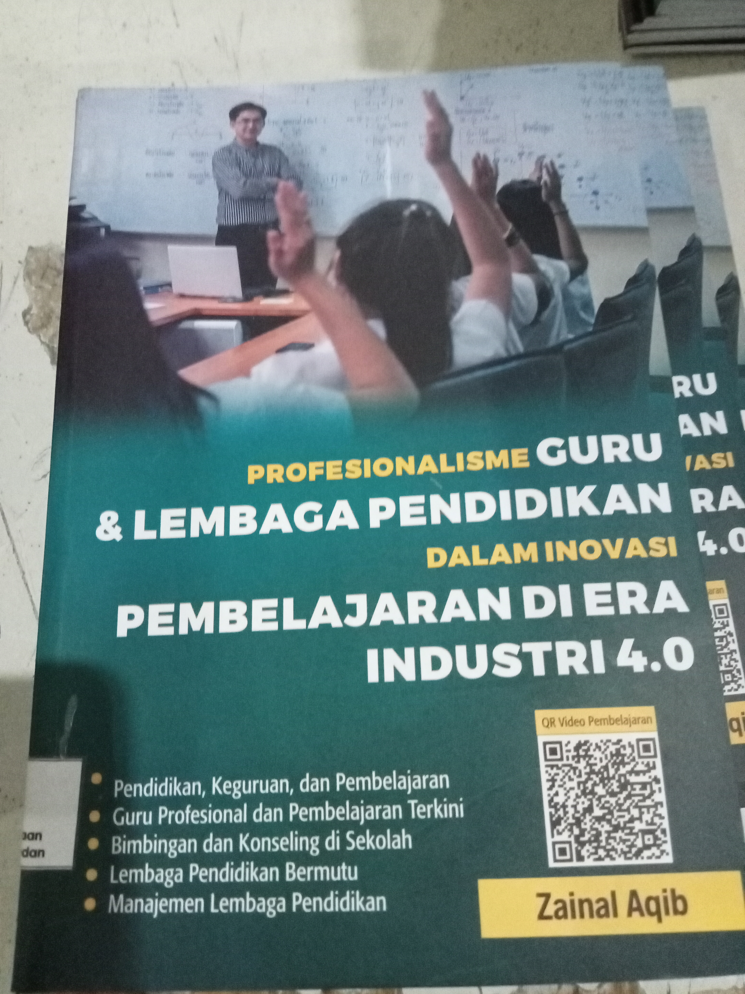 Profesionalisme Guru &amp; Lembaga pendidikan Dalam Inovasi Pembelajaran Di Era Industri 4.0