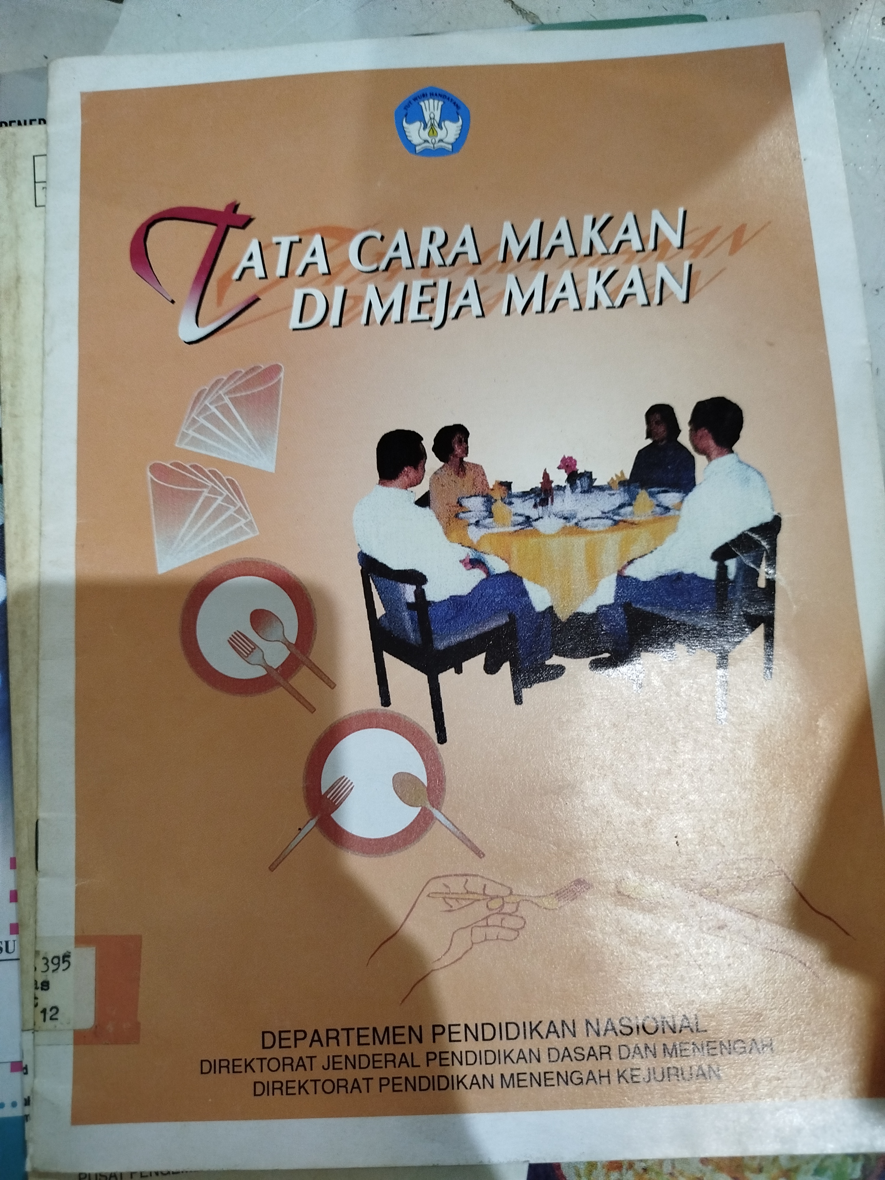 Tata Cara Makan Di Meja Makan