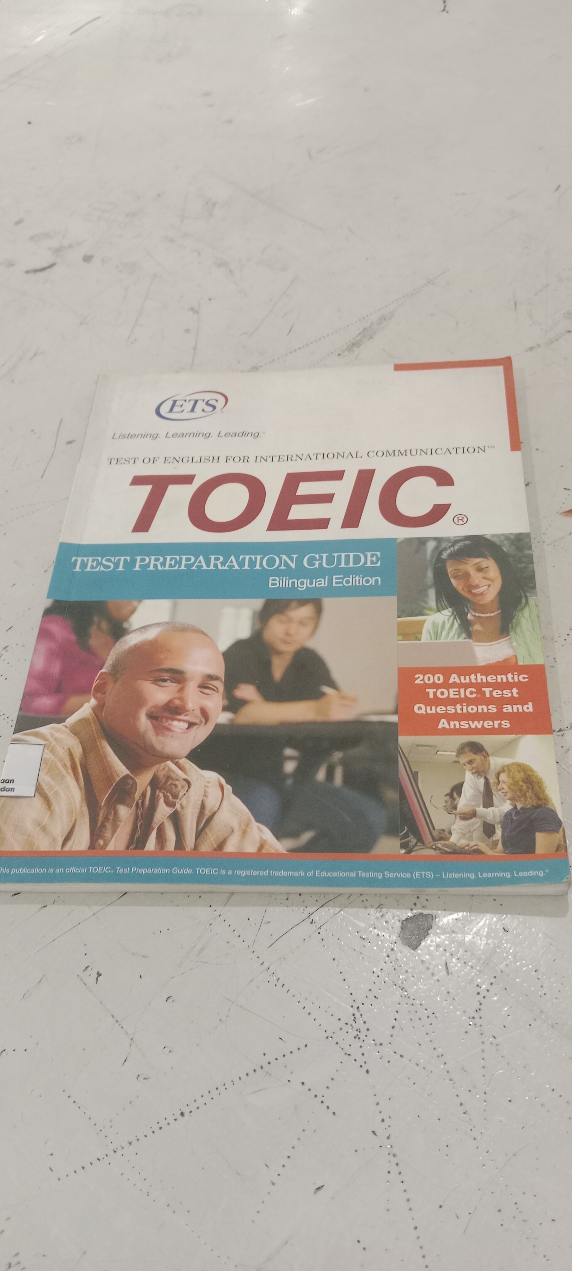 Test of English for international communication Toeic test preparation guide bilingual Edition 