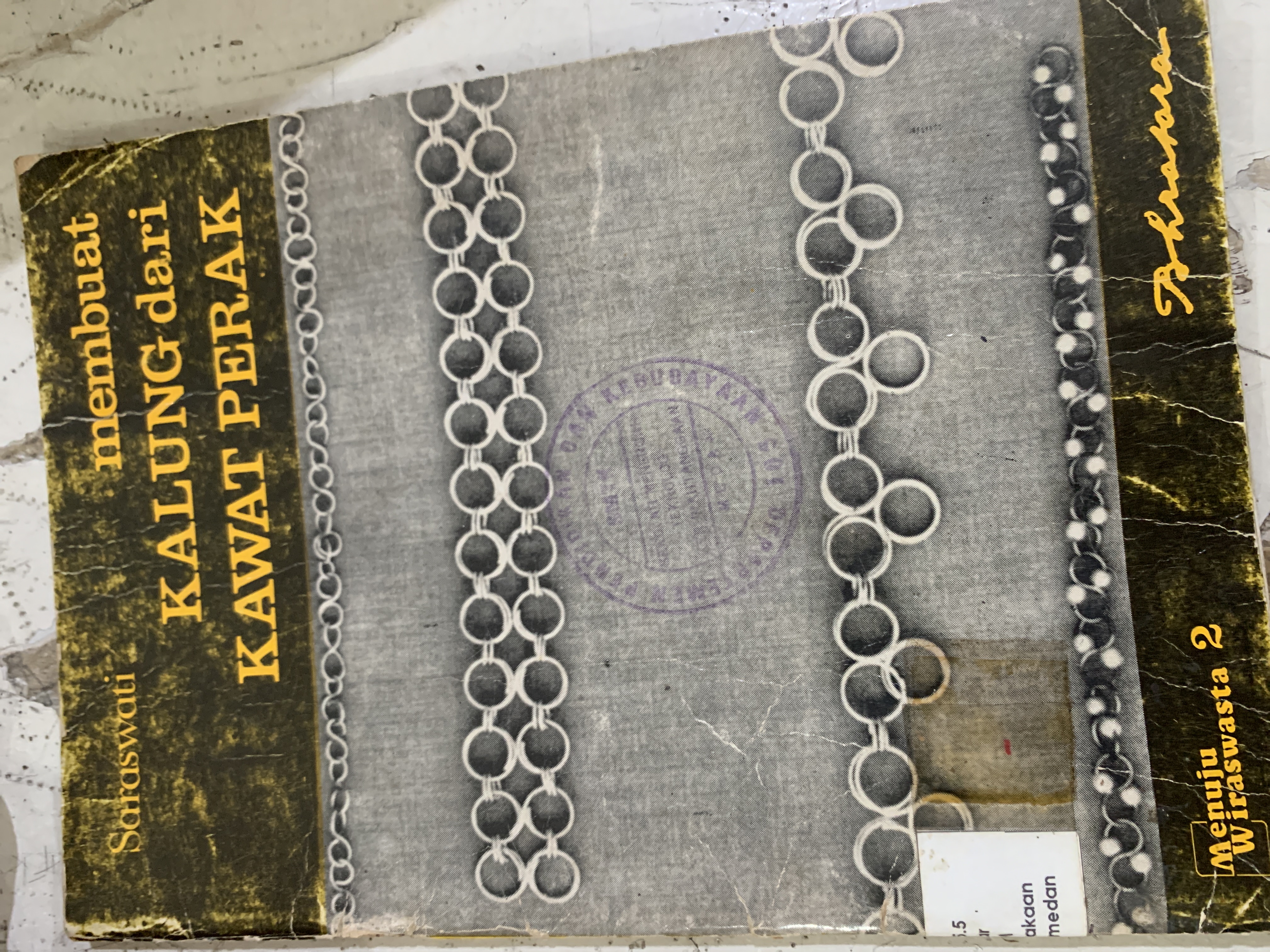 Membuat Kalung dari Kawat Perak 