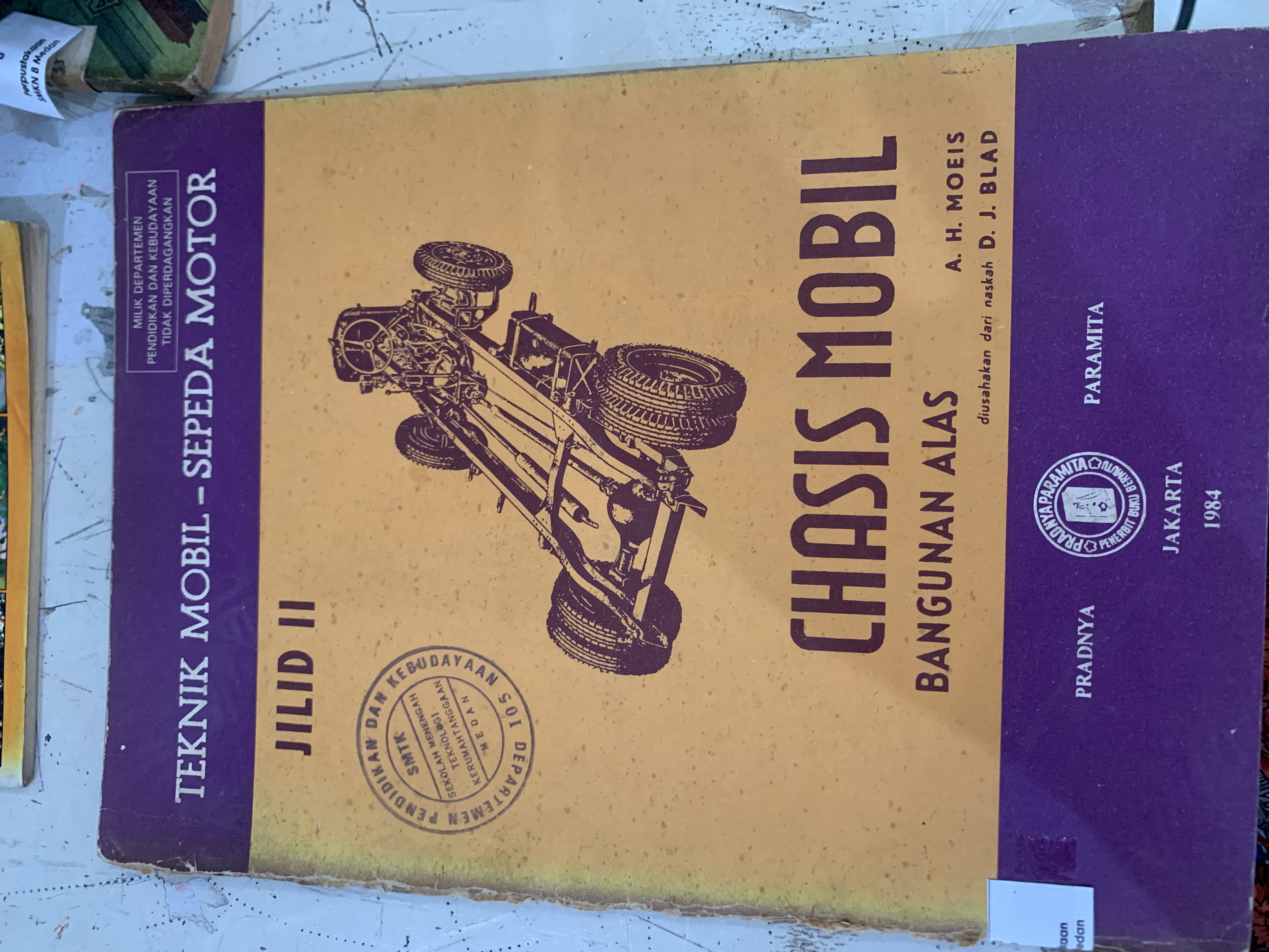 Chasis Mobil Bangunan Alas