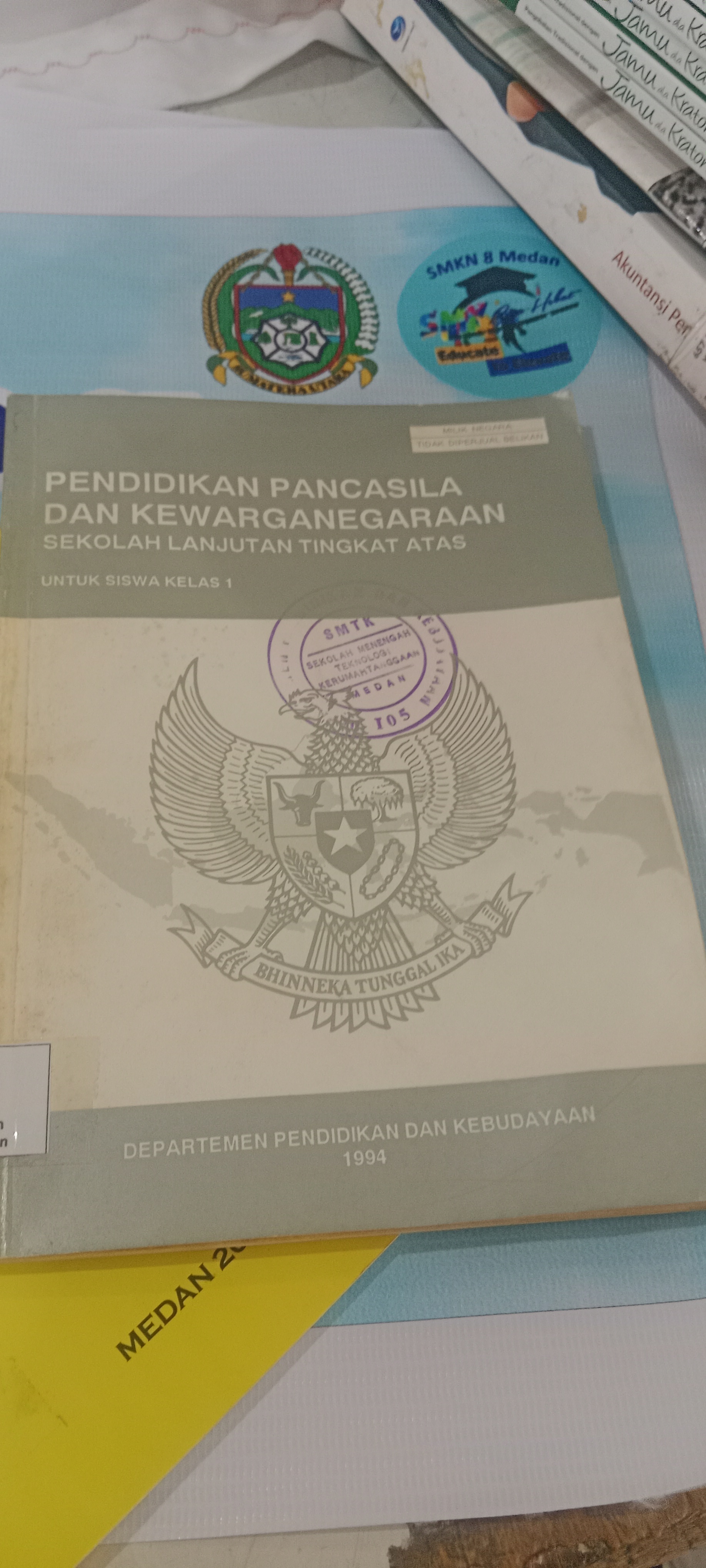 PENDIDIKAN PANCASILA DAN KEWARGANEGARAAN SEKOLAH LANJUTAN TINGKAT ATAS