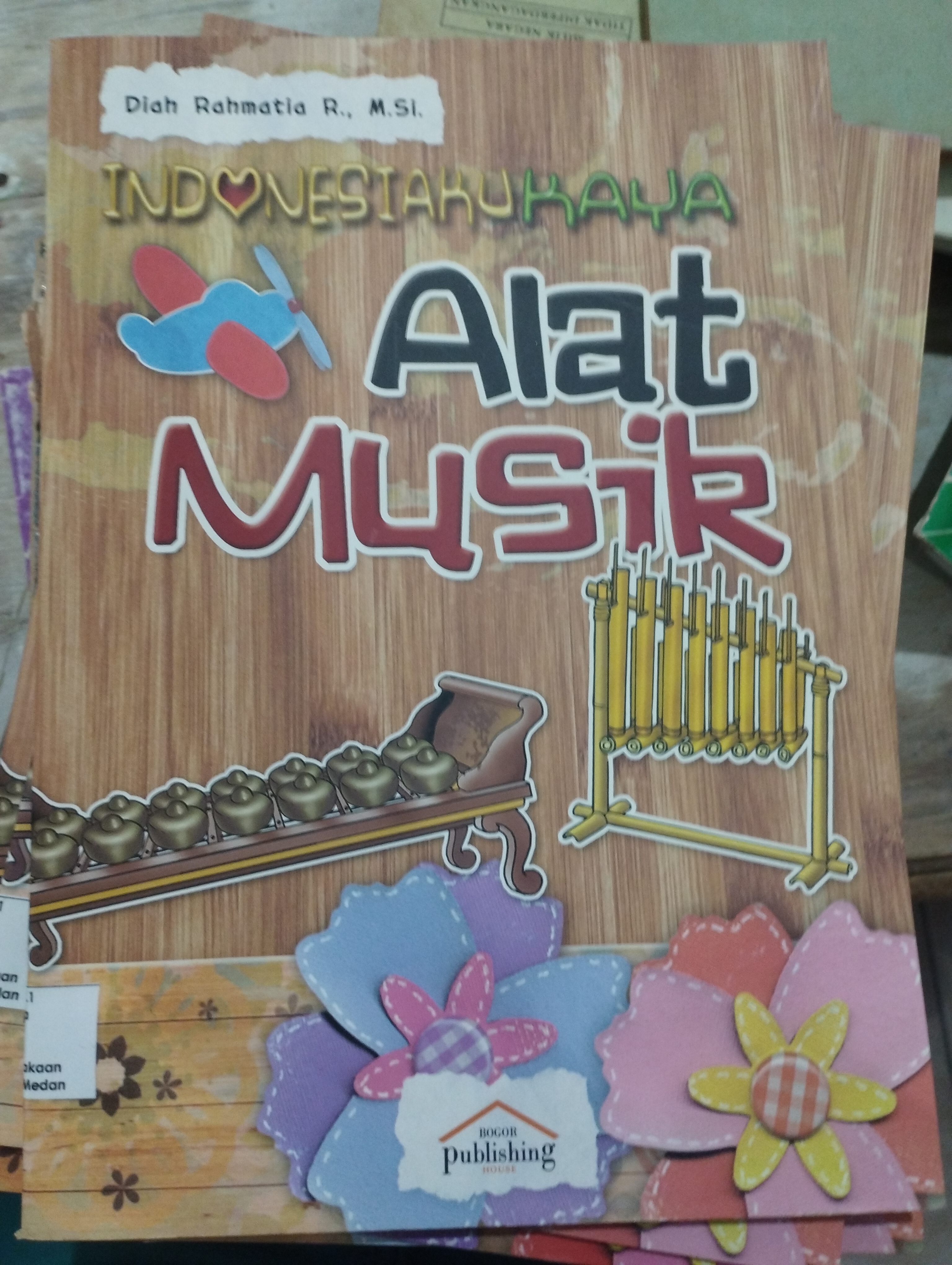 Indonesiaku kaya alat musik