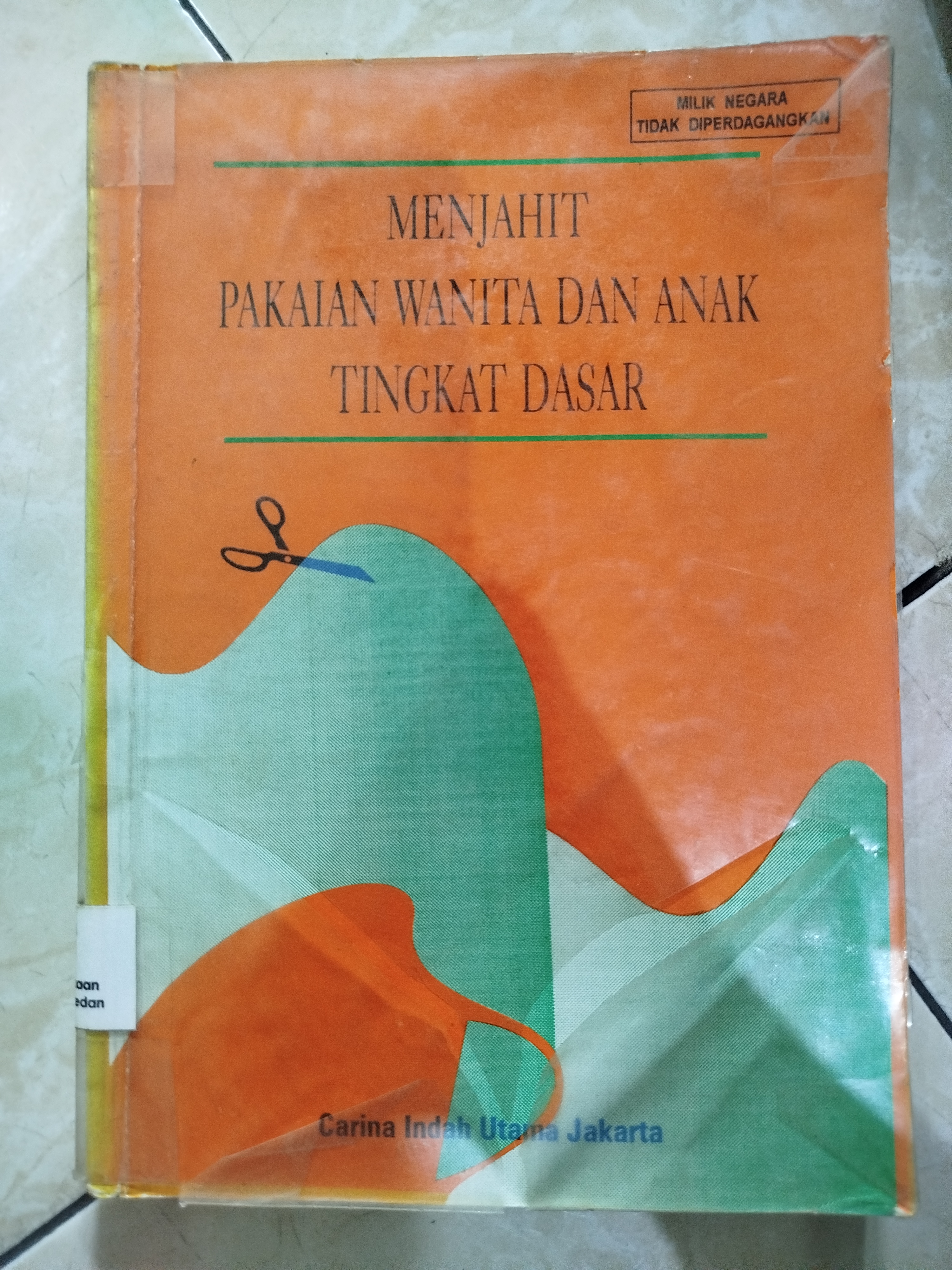 Menjahit Pakaian wanita dan anak tingkat dasar