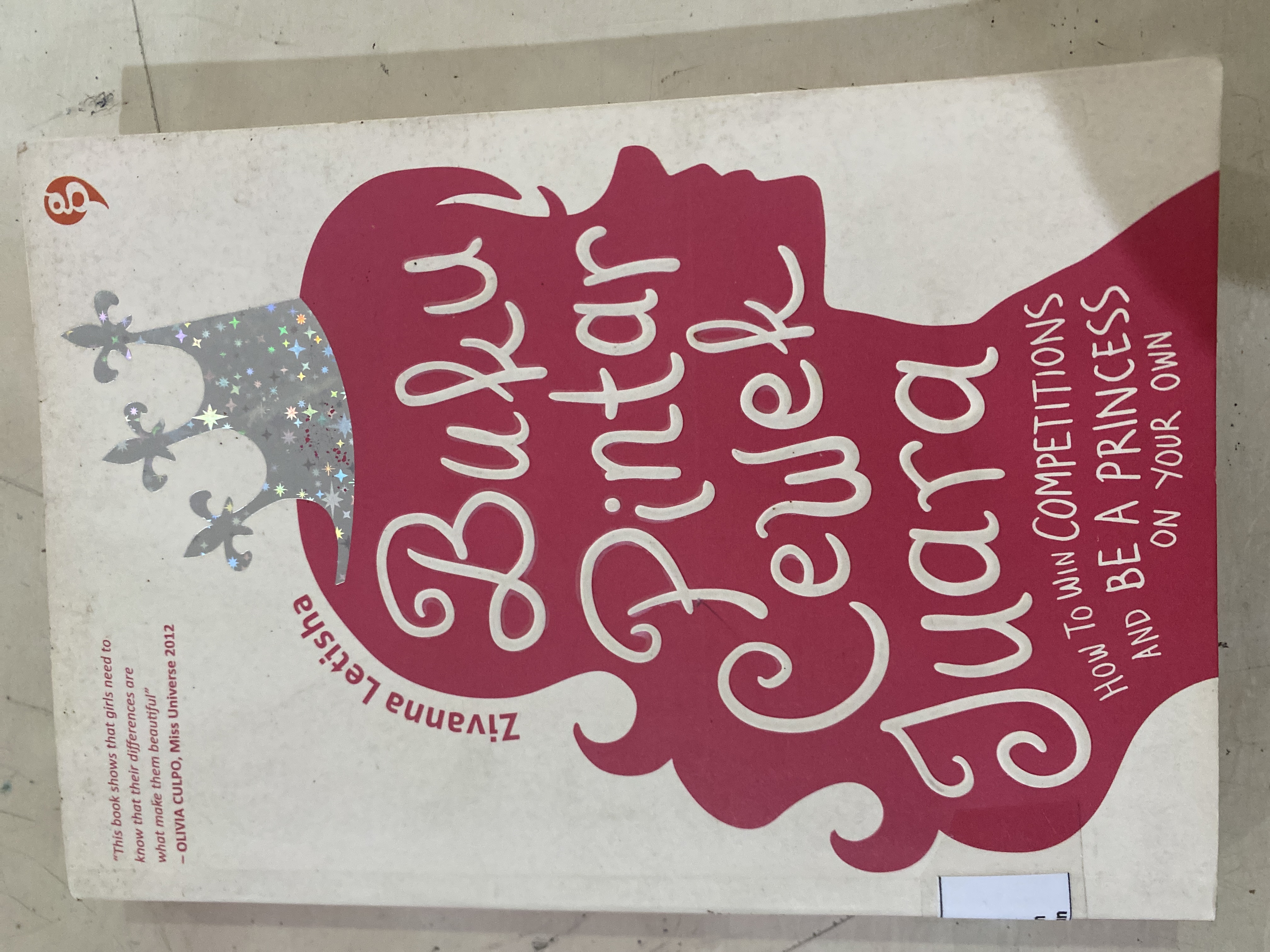 Buku pintar cewek juara