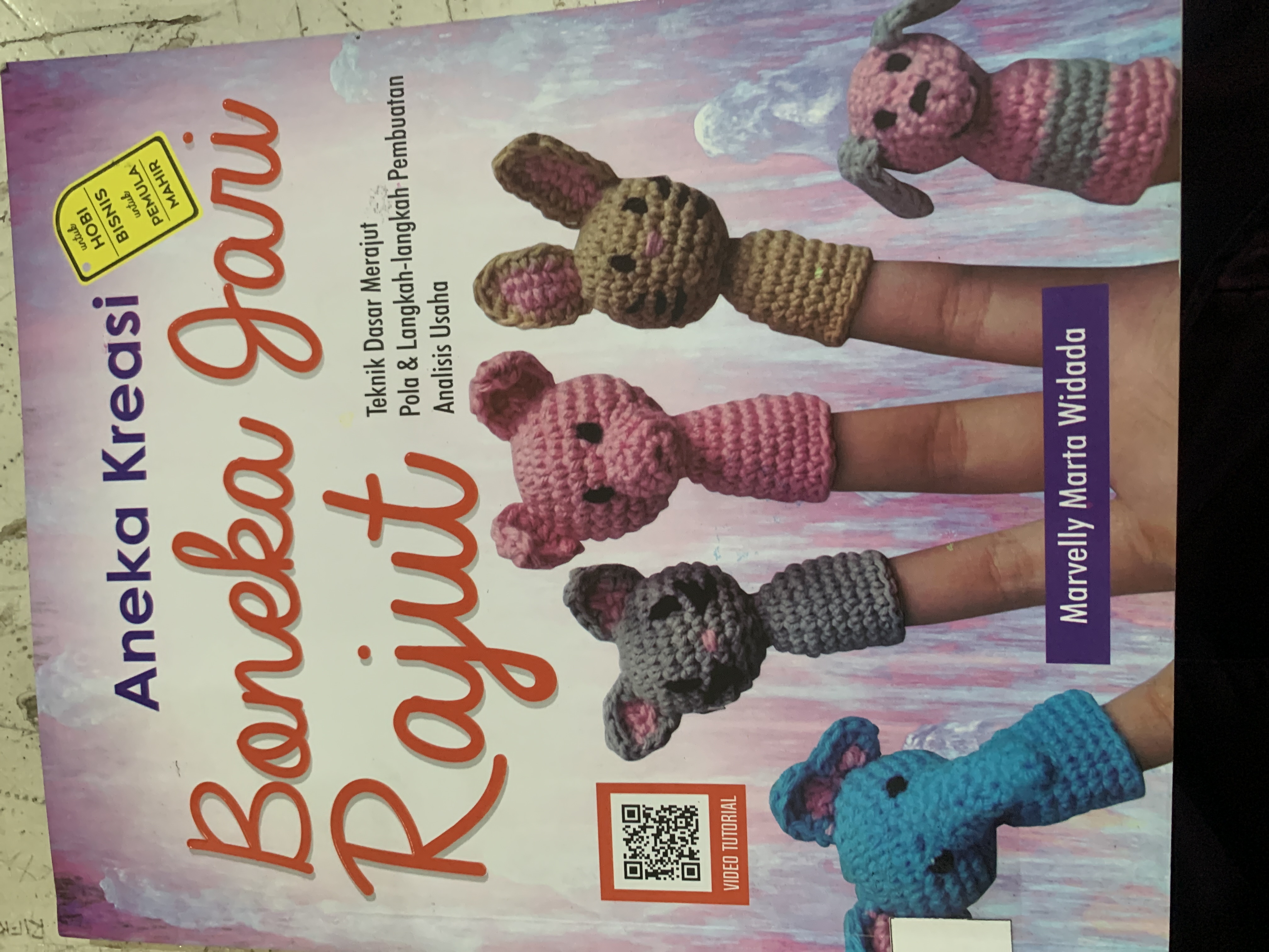 Aneka kreasi Boneka Jari Rajut 