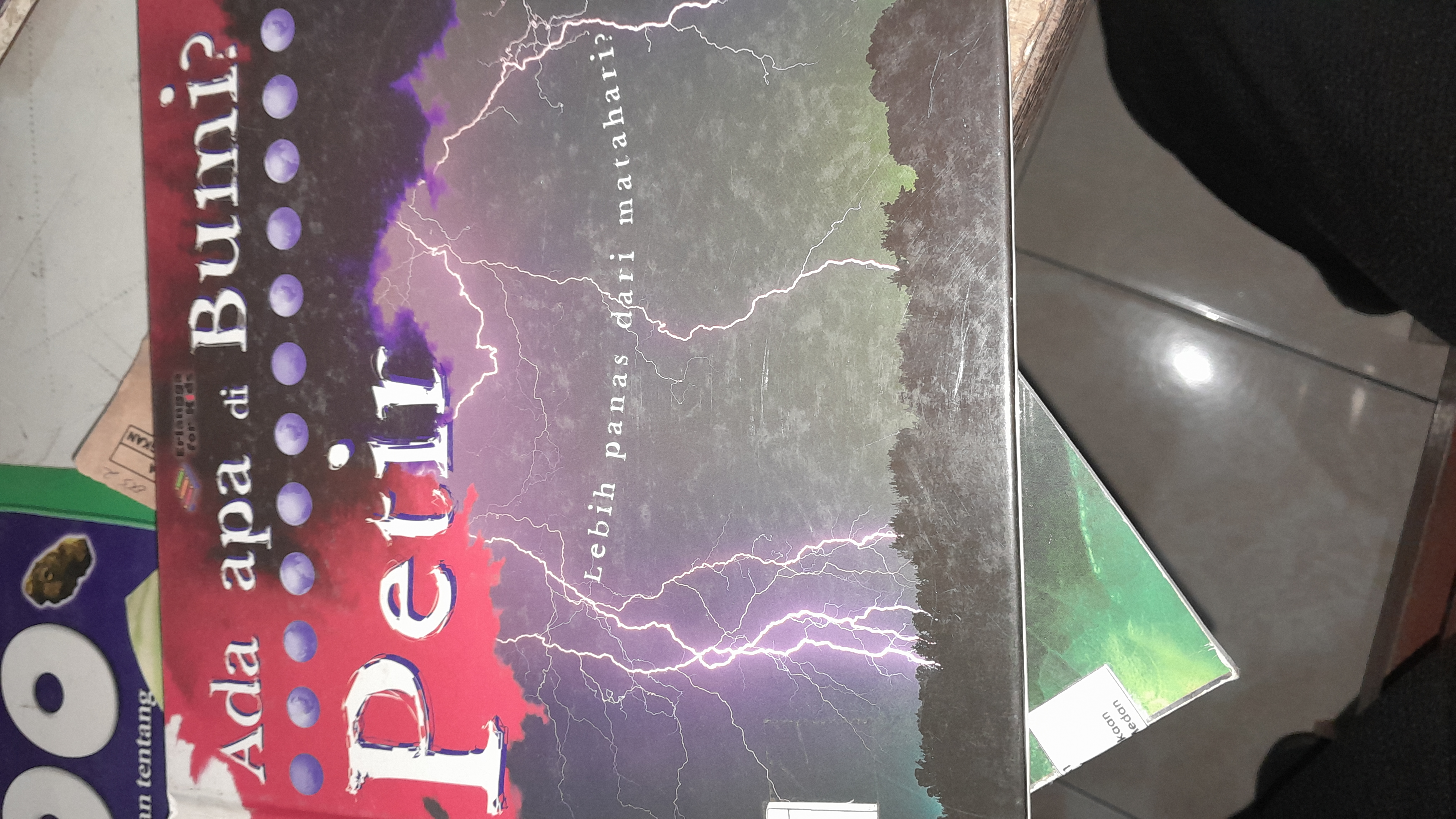 Ada apa di Bumi petir?