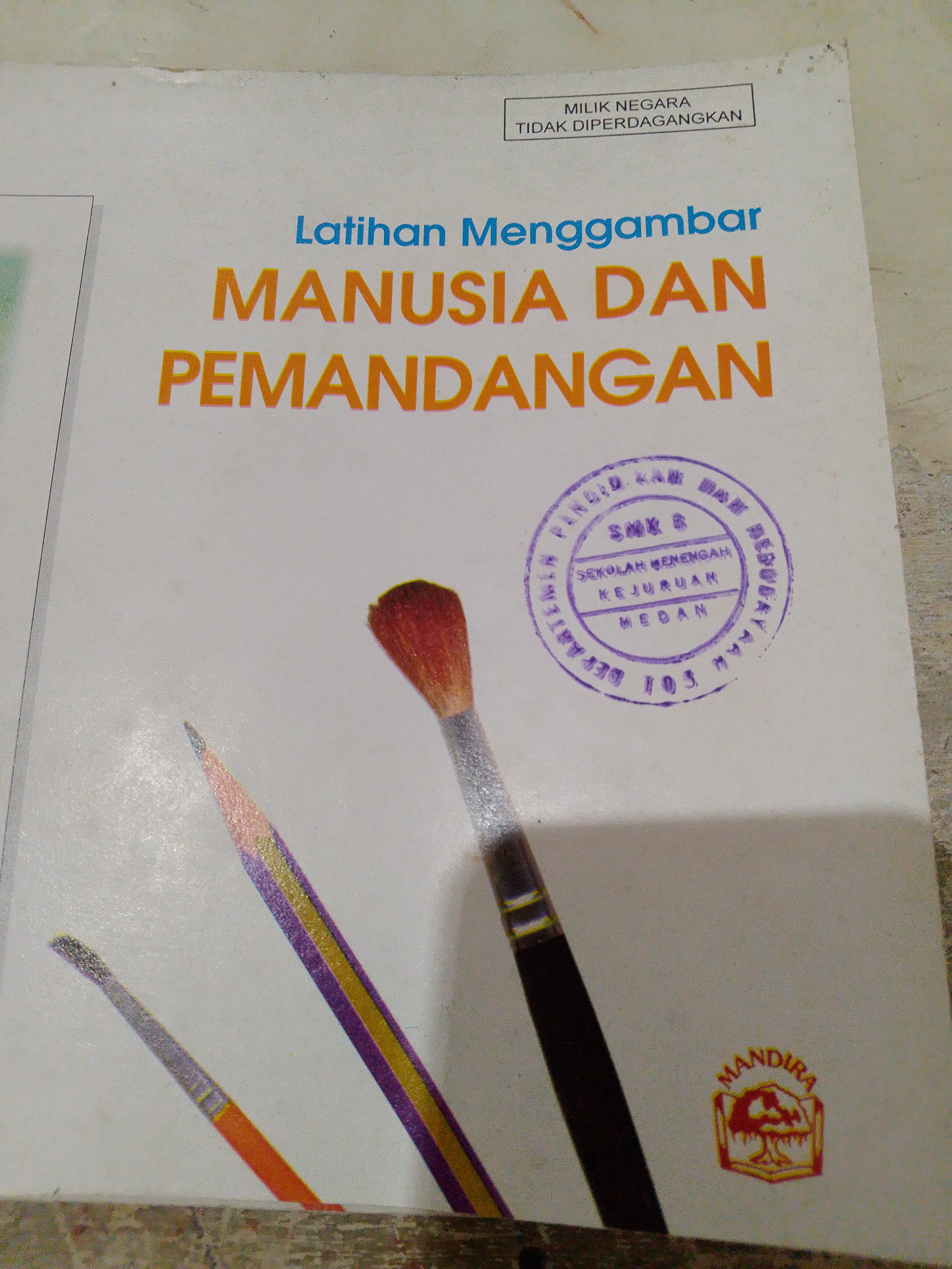 Latihan menggambar manusia dan pemandangan 