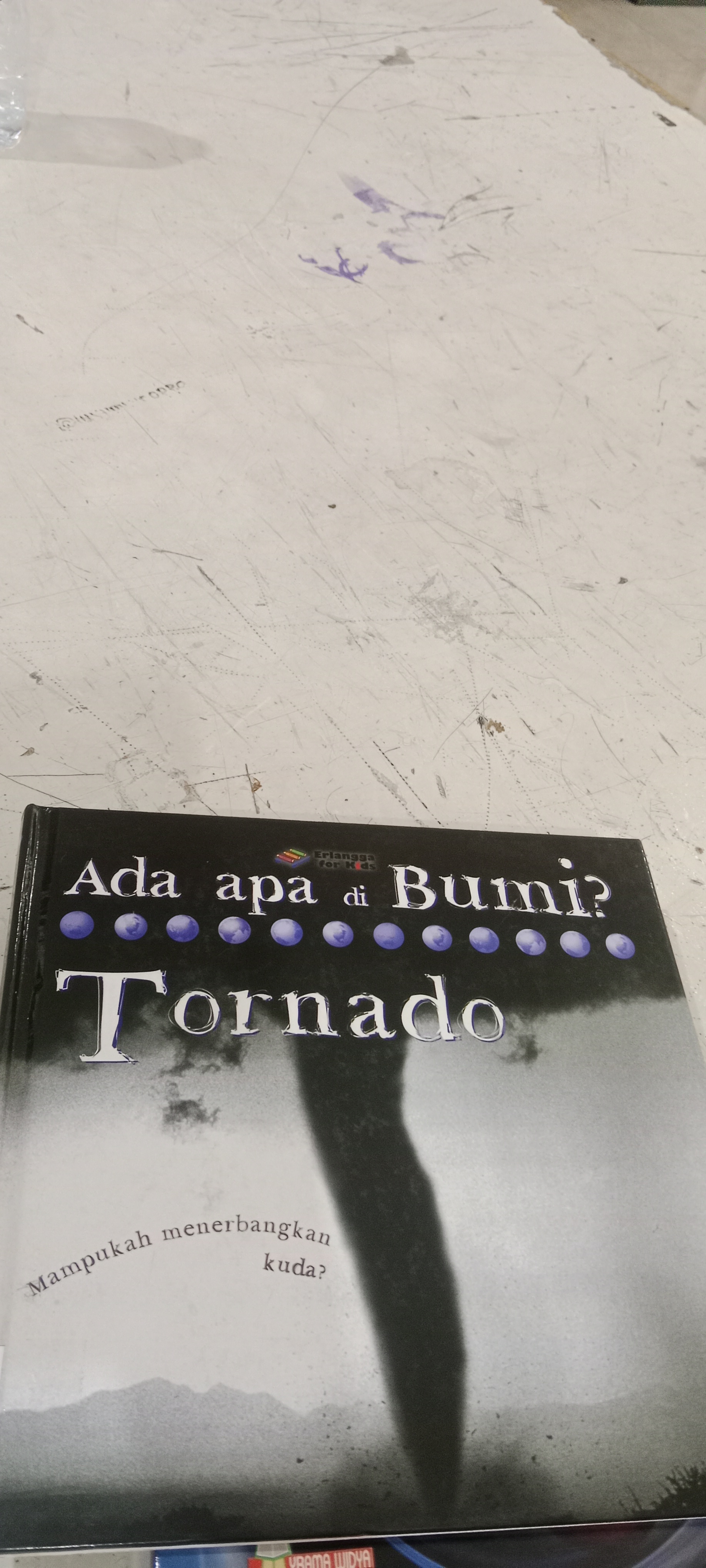 Ada apa di Bumi Tornado