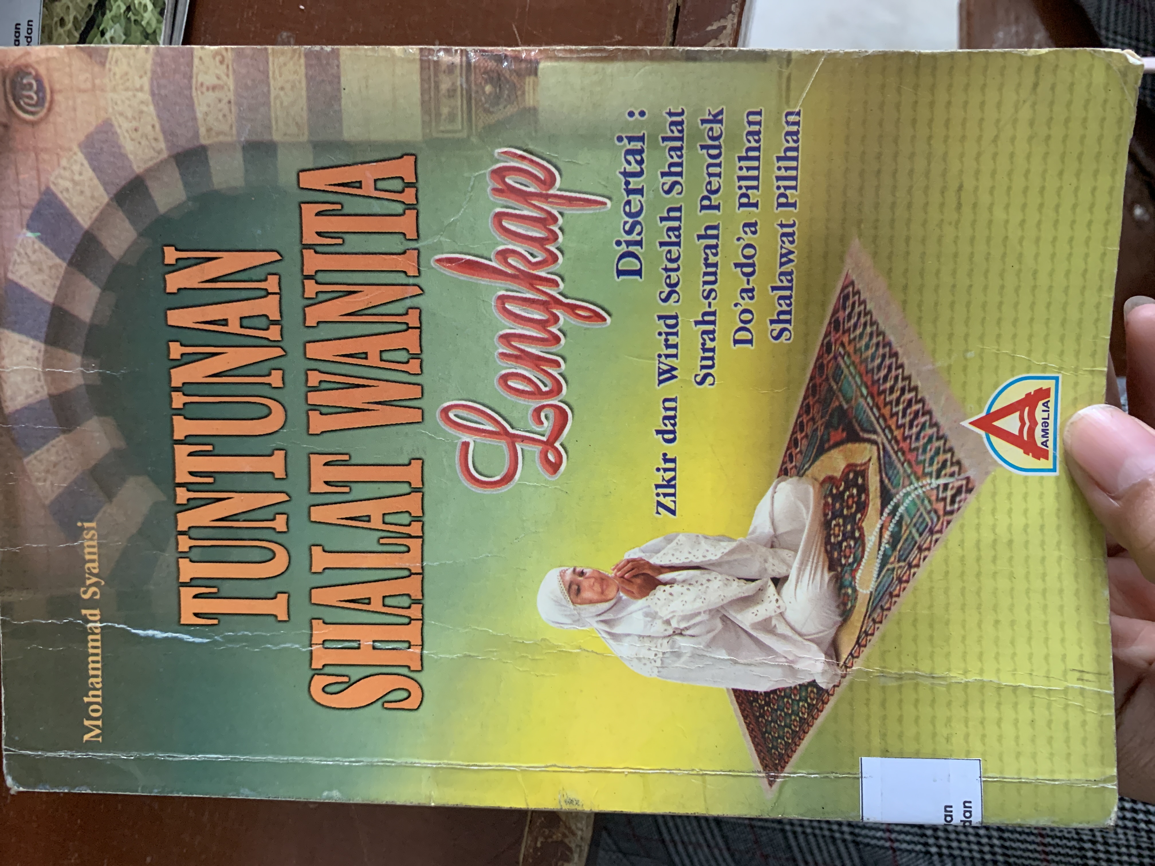 Tuntunan Shalat Wanita